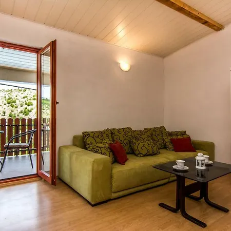 Casa de Férias Vacation Uni Obrovac