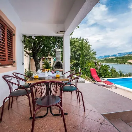 Vacation Uni * 奥布罗瓦茨