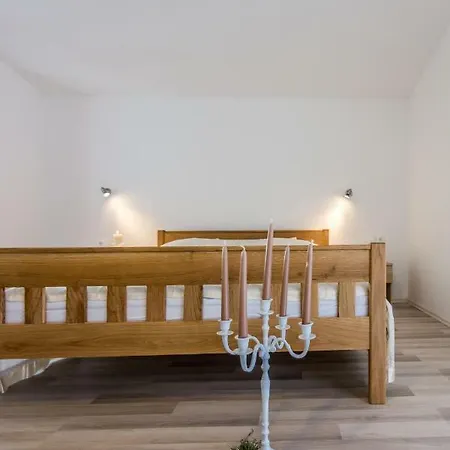 Vacation Uni * 奥布罗瓦茨