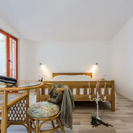 Vacation Uni 奥布罗瓦茨