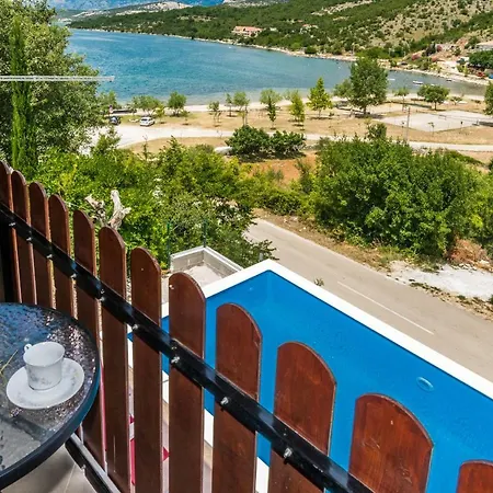 Vacation Uni בית נופש