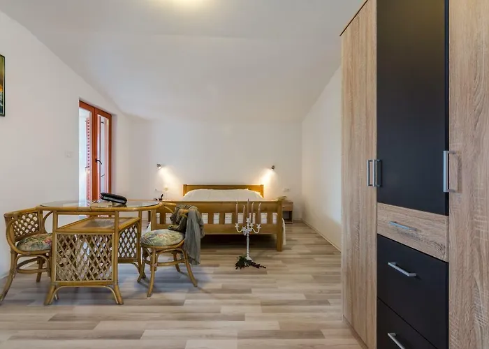 Vacation Uni אוברובץ