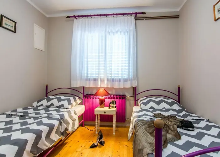 Vacation Uni בית נופש אוברובץ