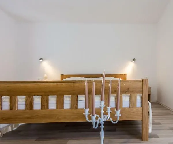 Vacation Uni * אוברובץ