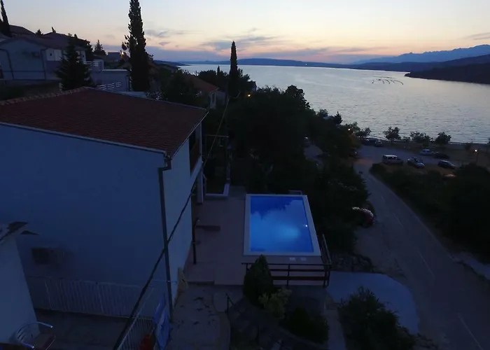 Vacation Uni אוברובץ